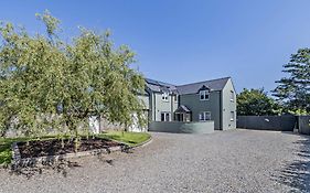 Willow Lodge, Wolfscastle